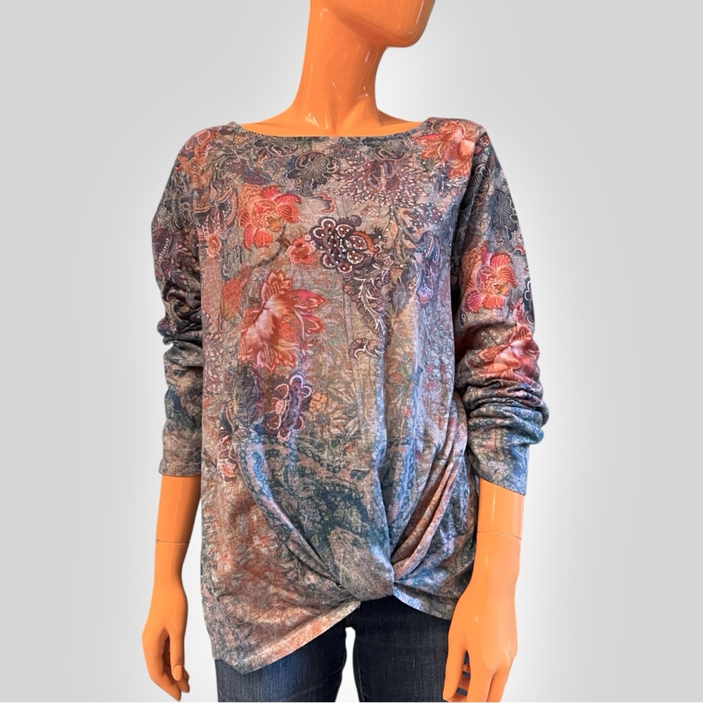 TIME AND TRU Knotted Hem Floral Top